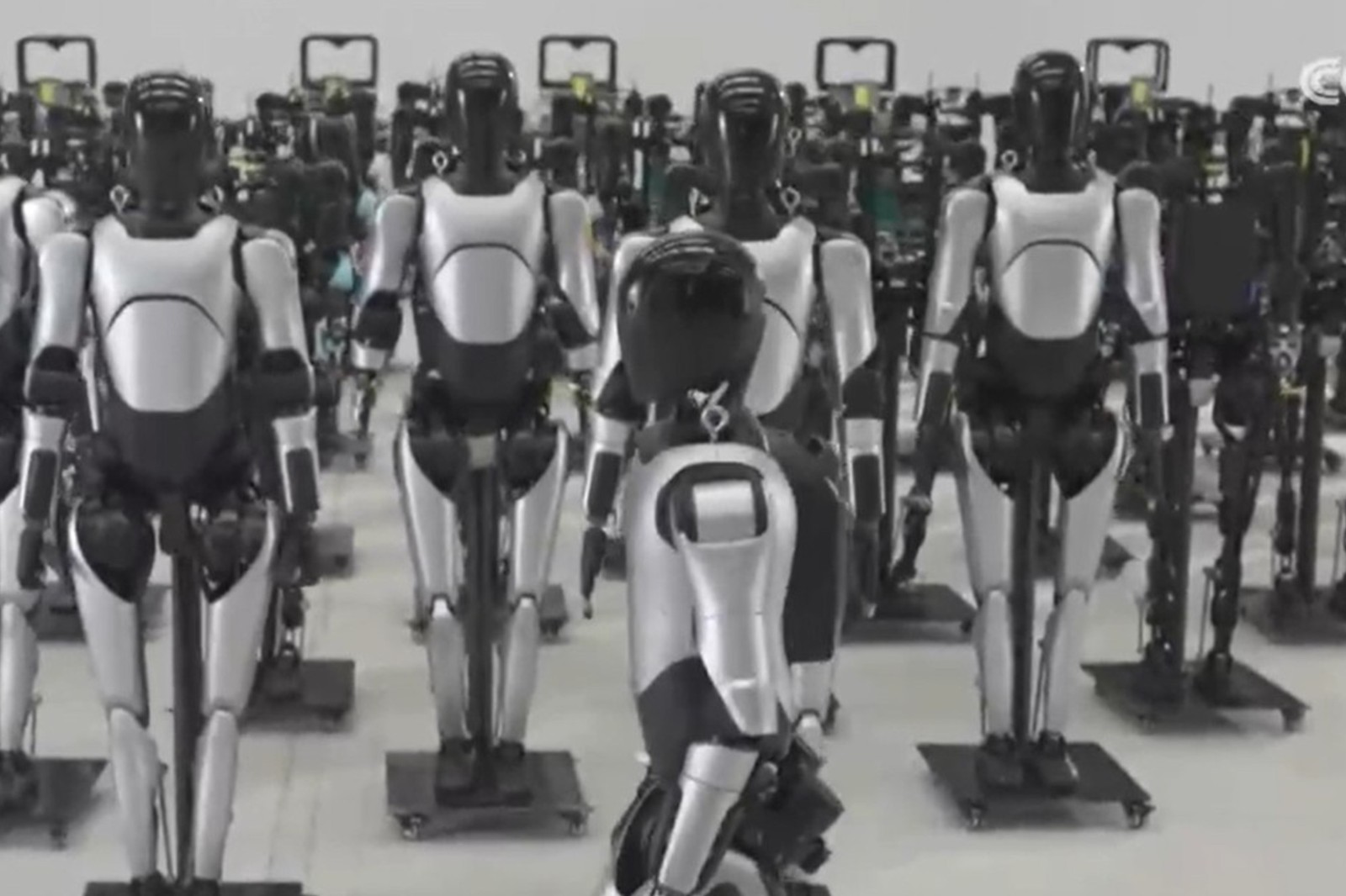 央视报道！揭秘mile米乐机器人量产超级工厂